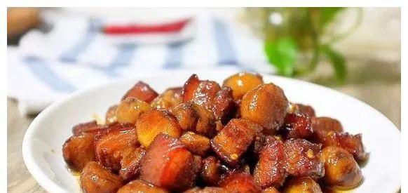 板栗烧五花肉怎么做？步骤和技巧有哪些？  第1张
