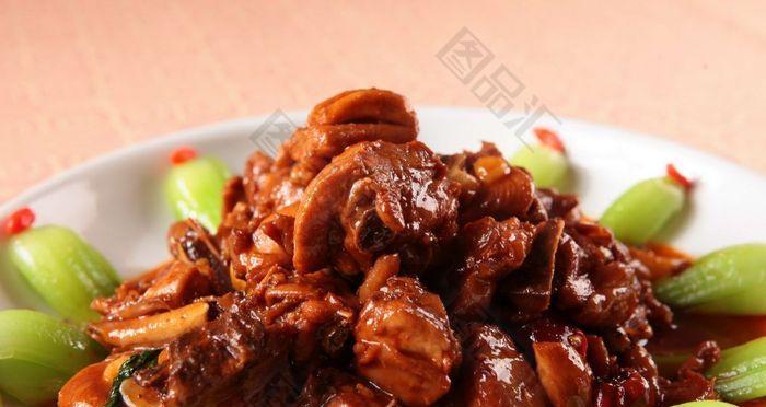 板栗啤酒鸡的做法是什么？如何做出美味的板栗啤酒鸡？  第2张