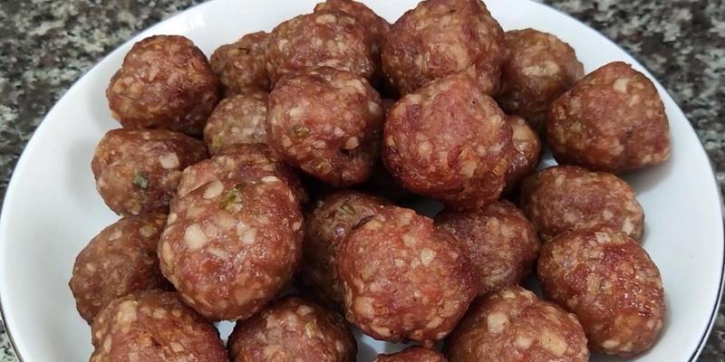 板栗莲藕肉丸的做法是什么？如何在家轻松制作？  第3张
