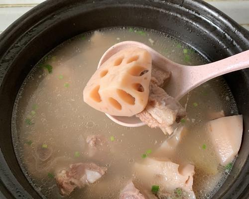 板栗莲藕排骨汤怎么做？有哪些步骤和技巧？  第2张