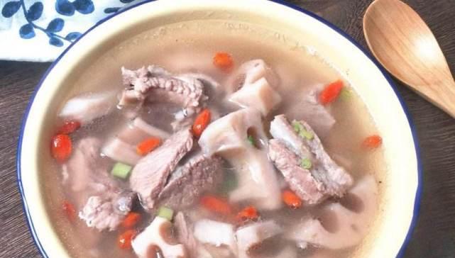 板栗莲藕排骨汤怎么做？有哪些步骤和技巧？