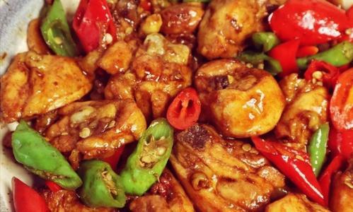 板栗干菇炒鸡腿怎么做？步骤和技巧是什么？  第3张