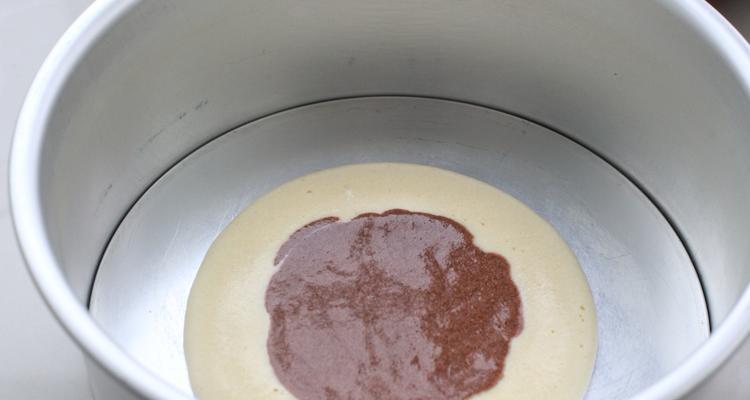 斑马纹双色戚风蛋糕怎么做？步骤和技巧有哪些？  第3张