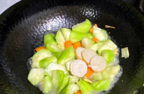 佰菇烩丝瓜的做法是什么？步骤详解及常见问题解答？  第3张