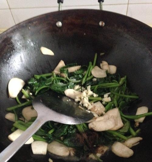 百里香炒野菇怎么做？有哪些步骤和技巧？  第2张