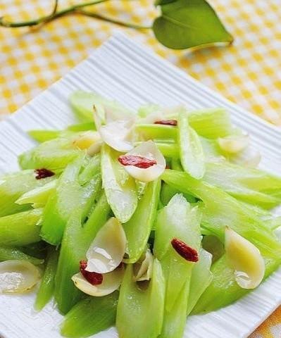 百合银杏炒西芹怎么做？步骤和技巧有哪些？  第1张