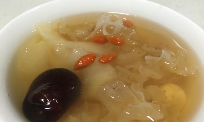 百合莲子汤怎么做？有哪些健康益处？