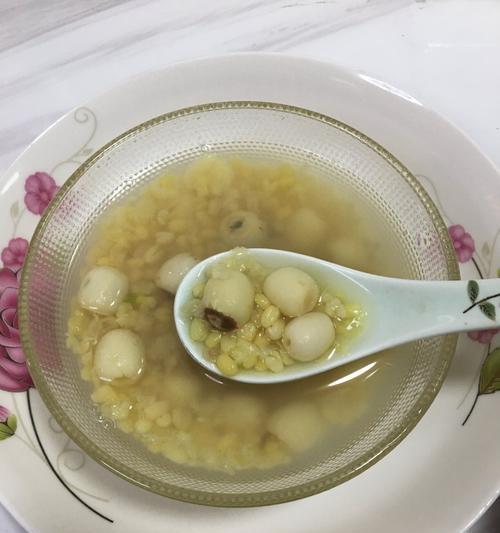 百合莲子绿豆汤怎么做？有哪些健康益处？