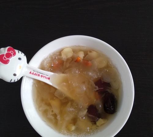 百合莲子大枣粥怎么做？有哪些健康益处？