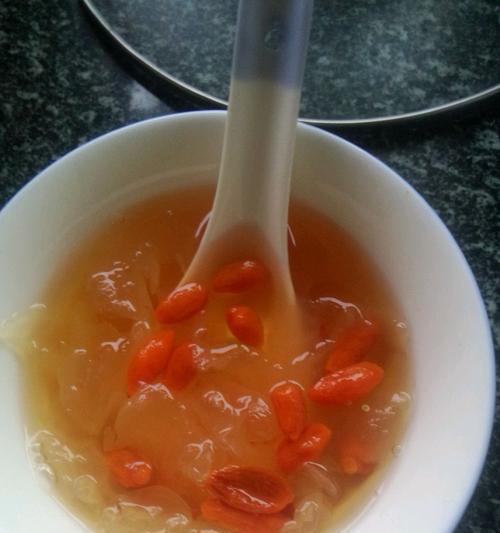 百合枸杞银耳汤怎么做？有哪些健康益处？  第2张
