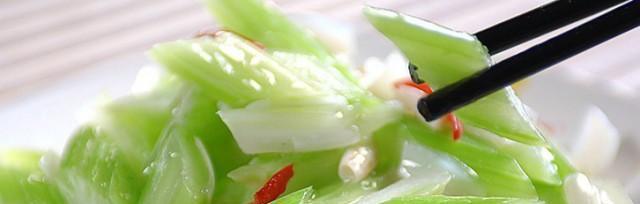 百合枸杞炒西芹的做法是什么？这道菜的营养价值如何？  第2张