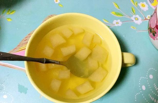 百合炖雪梨的做法是什么？如何炖制才能更加美味？  第2张