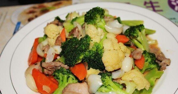 百合炒肉怎么做？步骤和技巧有哪些？