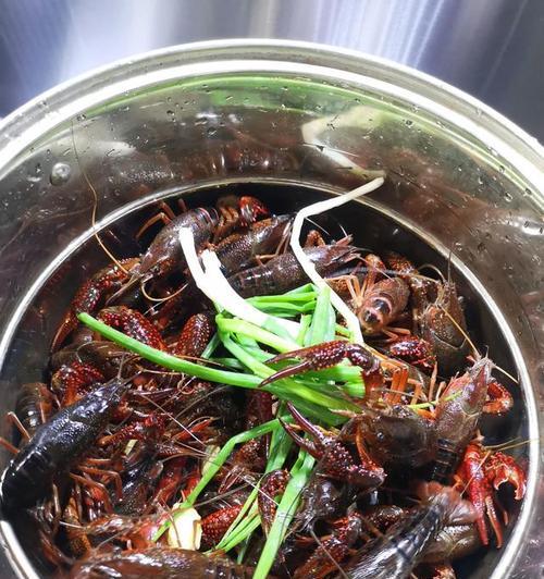 白灼小龙虾怎么做才鲜嫩？详细步骤和常见问题解答？  第3张