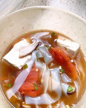白灼三鲜怎么做？步骤和技巧有哪些？