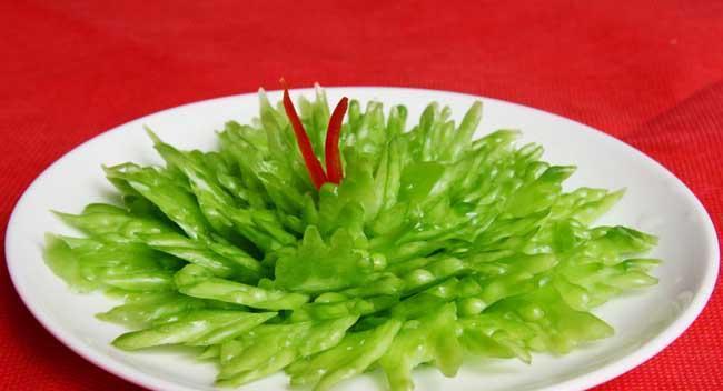 白灼苦瓜的做法是什么？如何保持苦瓜的鲜嫩口感？  第3张