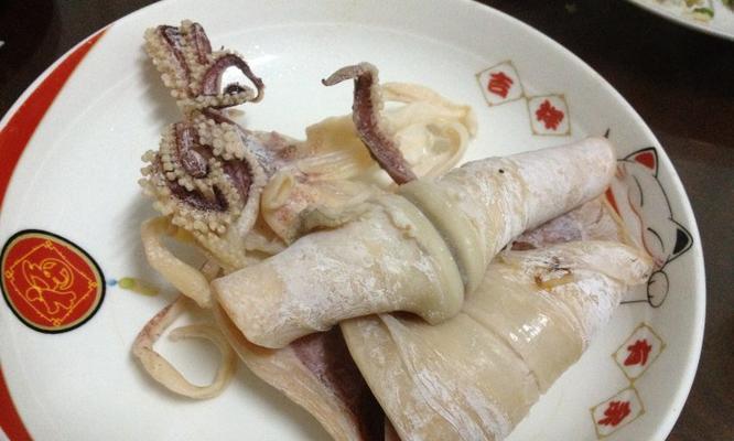 白灼大鱿鱼怎么做？步骤和技巧有哪些？  第2张