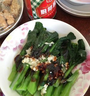 白灼菜花怎么做？步骤和技巧有哪些？