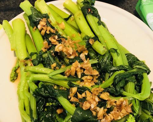 白灼菠菜怎么做？步骤和技巧是什么？  第2张