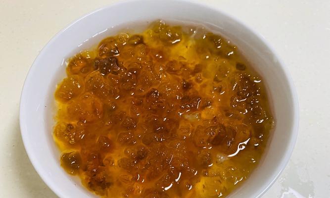白玉桃胶的做法是什么？如何在家自制白玉桃胶甜品？