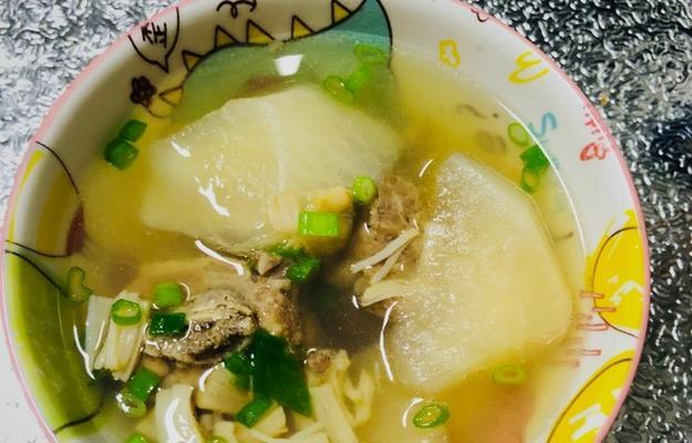 白玉萝卜排骨汤的做法是什么？如何做出鲜美的白玉萝卜排骨汤？  第3张