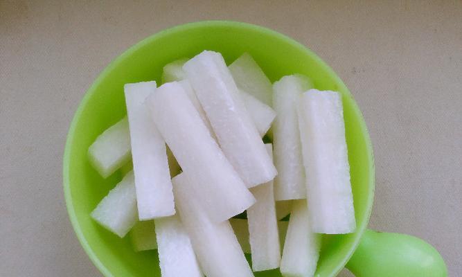 白玉萝卜怎么做？有哪些简单易学的做法步骤？  第2张