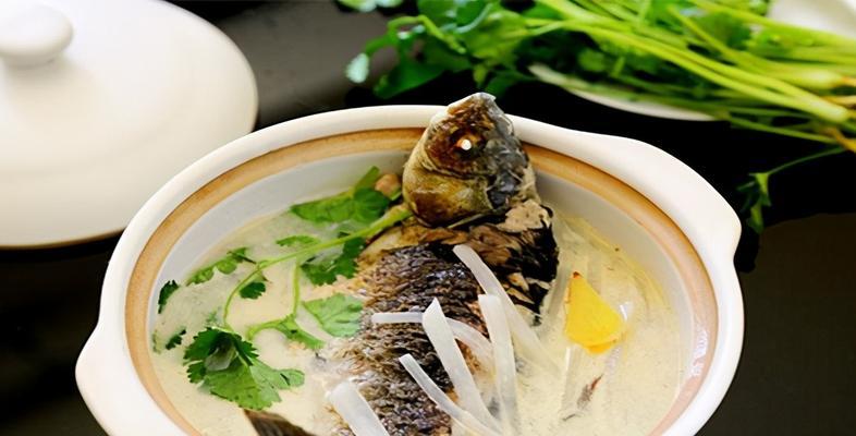 白玉鲫鱼的做法是什么？如何在家轻松制作？  第2张