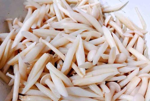 白玉菇猪杂汤怎么做？有哪些步骤和技巧？  第3张