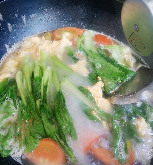 白玉菇猪肝番茄鸡蛋汤怎么做？有哪些营养功效？  第3张
