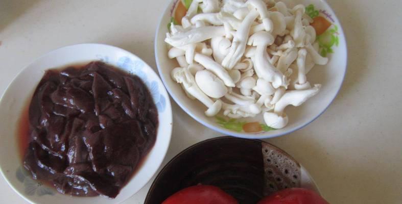 白玉菇猪肝番茄鸡蛋汤怎么做？有哪些营养功效？  第2张