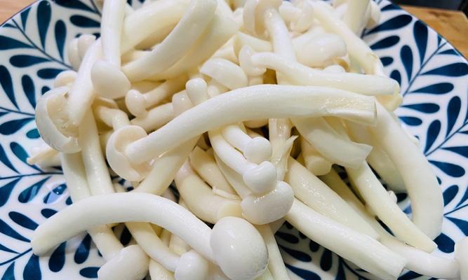 白玉菇炒菠菜怎么做？步骤和技巧是什么？  第3张