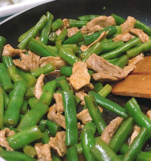 白肉炒豆角的做法是什么？步骤详解如何做？  第2张