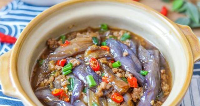 白茄子煲黄豆腐怎么做？步骤和技巧有哪些？