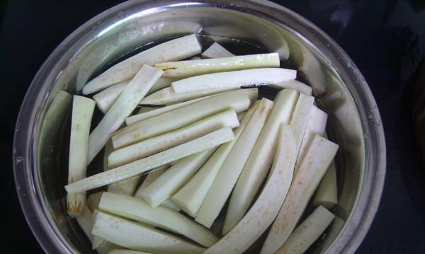 白茄子煲黄豆腐怎么做？步骤和技巧有哪些？  第2张