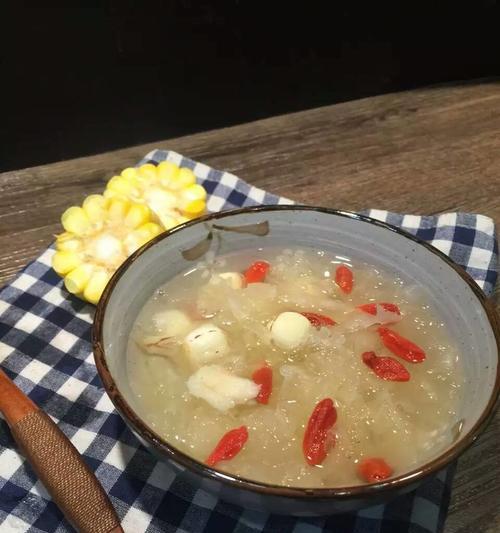 白萝卜紫菜银耳汤怎么做？有哪些健康益处？