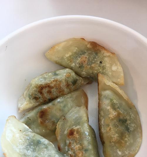 白萝卜猪肉馅水煎饺怎么做？步骤和技巧有哪些？  第2张