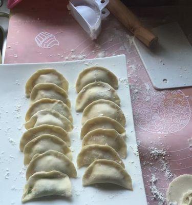 白萝卜猪肉馅水煎饺怎么做？步骤和技巧有哪些？  第3张
