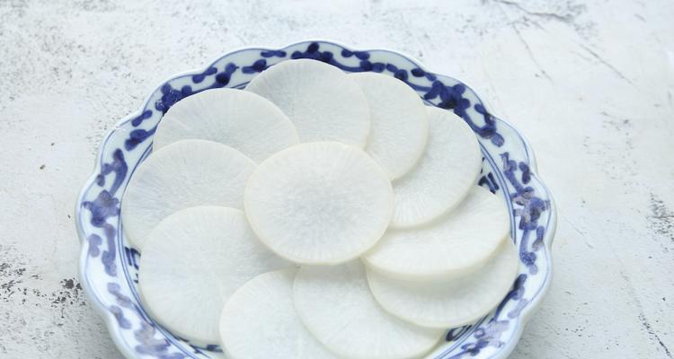 白萝卜蒸肉怎么做？步骤和技巧有哪些？