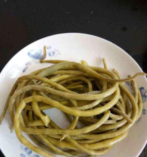 自制美味酸豆角的绝佳做法（口感酸爽，健康美味，让你爱不释口）