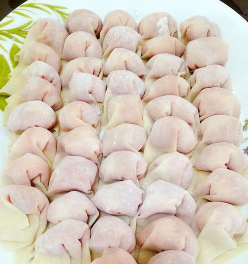 云吞自制，好味又健康（速冻云吞制作指南，享受美食的同时也享受快乐）  第3张