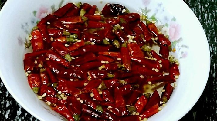 手把手教你制作美味水煮菜脯鱼（健康营养、家常美味，让你爱上自制水煮菜脯鱼）  第3张