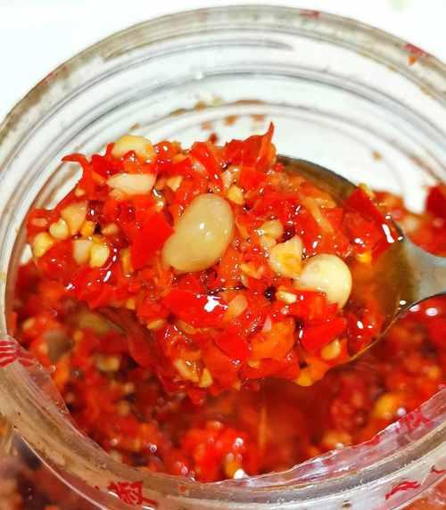 自制爽口下饭香辣辣椒酱（家庭必备调味品）  第1张