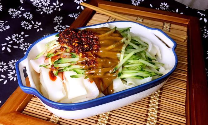 自制爽口凉皮的做法（家庭美食，轻松自制）  第3张
