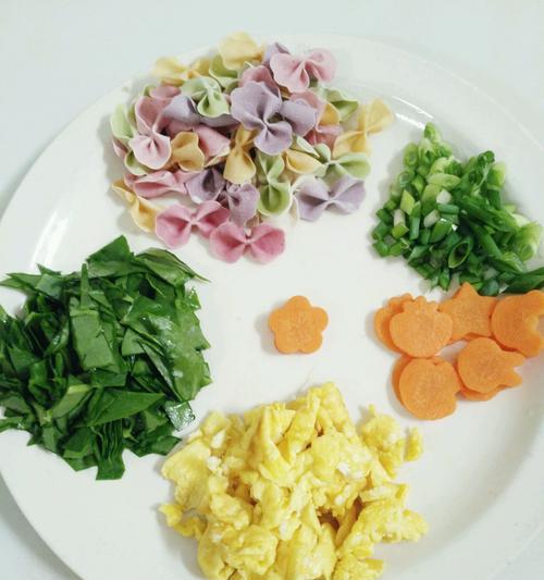 手工制作健康蔬菜面（用新鲜有机蔬菜打造美味营养）  第1张