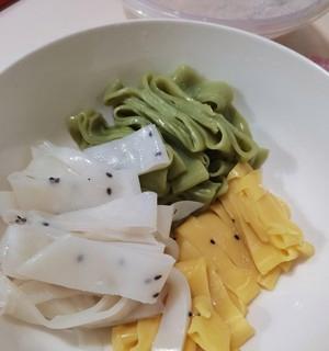 自制手工凉皮的制作方法（教你如何制作美味可口的手工凉皮）  第3张