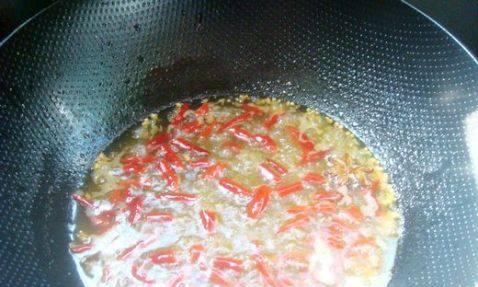 自制石窝辣椒油，鲜辣美味享不停（手把手教你DIY，自家做的健康放心）  第1张