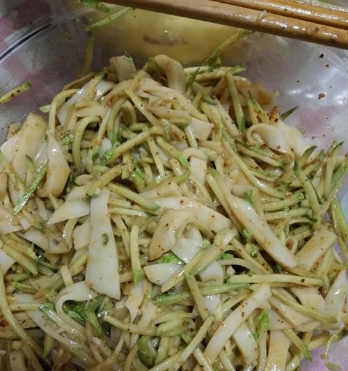自制陕西凉皮的做法（用最简单的材料，做出正宗的陕西凉皮）  第2张