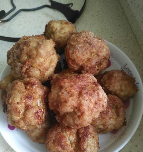 自制肉丸子的做法（从选料到烹饪全程教学，教你做好肉丸子）  第3张