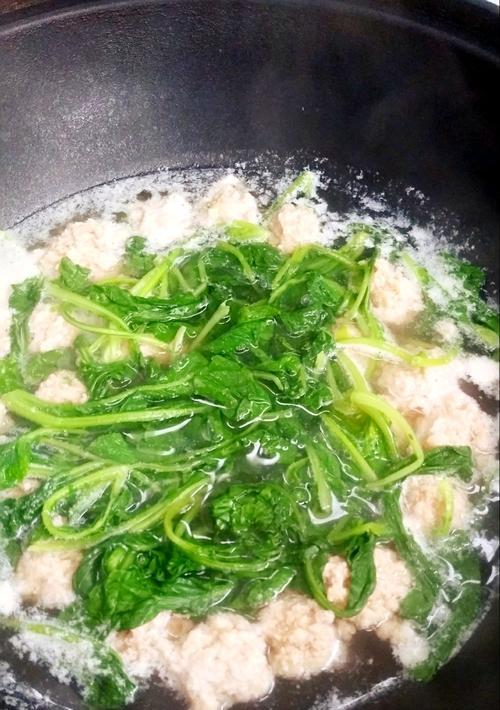 自制营养美味——肉丸子白菜汤（家庭健康必备的养生菜谱，味道好又营养丰富！）  第1张