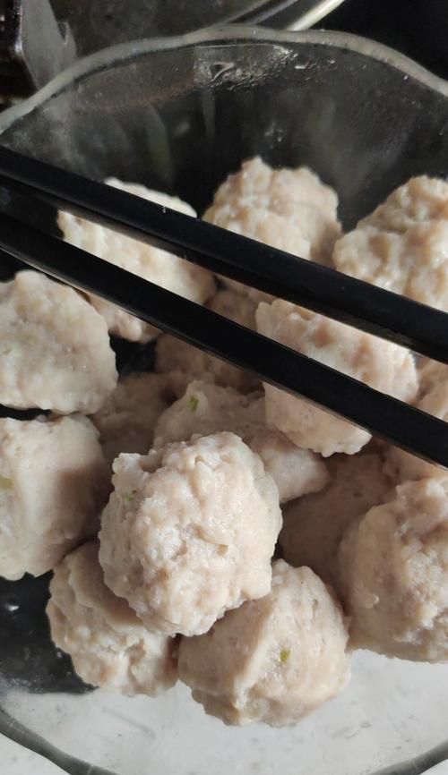 自制美味肉丸的制作方法（享受口感极佳的自制肉丸盛宴）  第2张